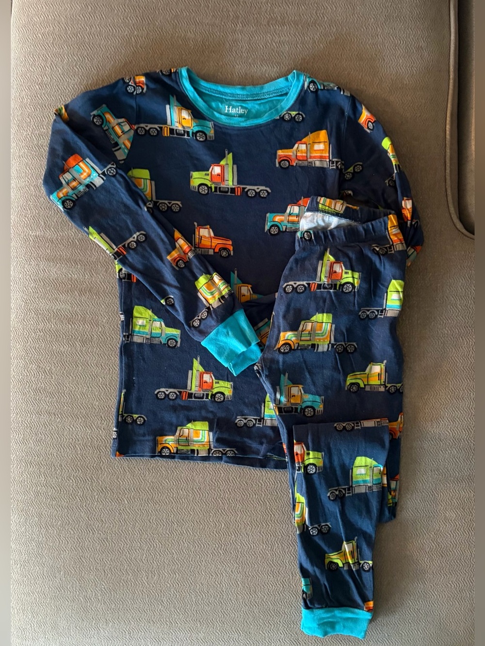 HATLEY BOYS TRUCK PRINT LONG SLEEVE PYJAMA SET